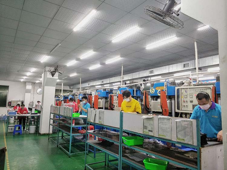 硅膠制品生車(chē)間